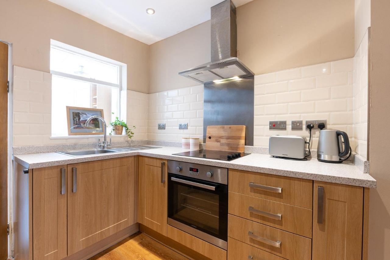 Besford Square, Shrewsbury Town Villa Exterior photo